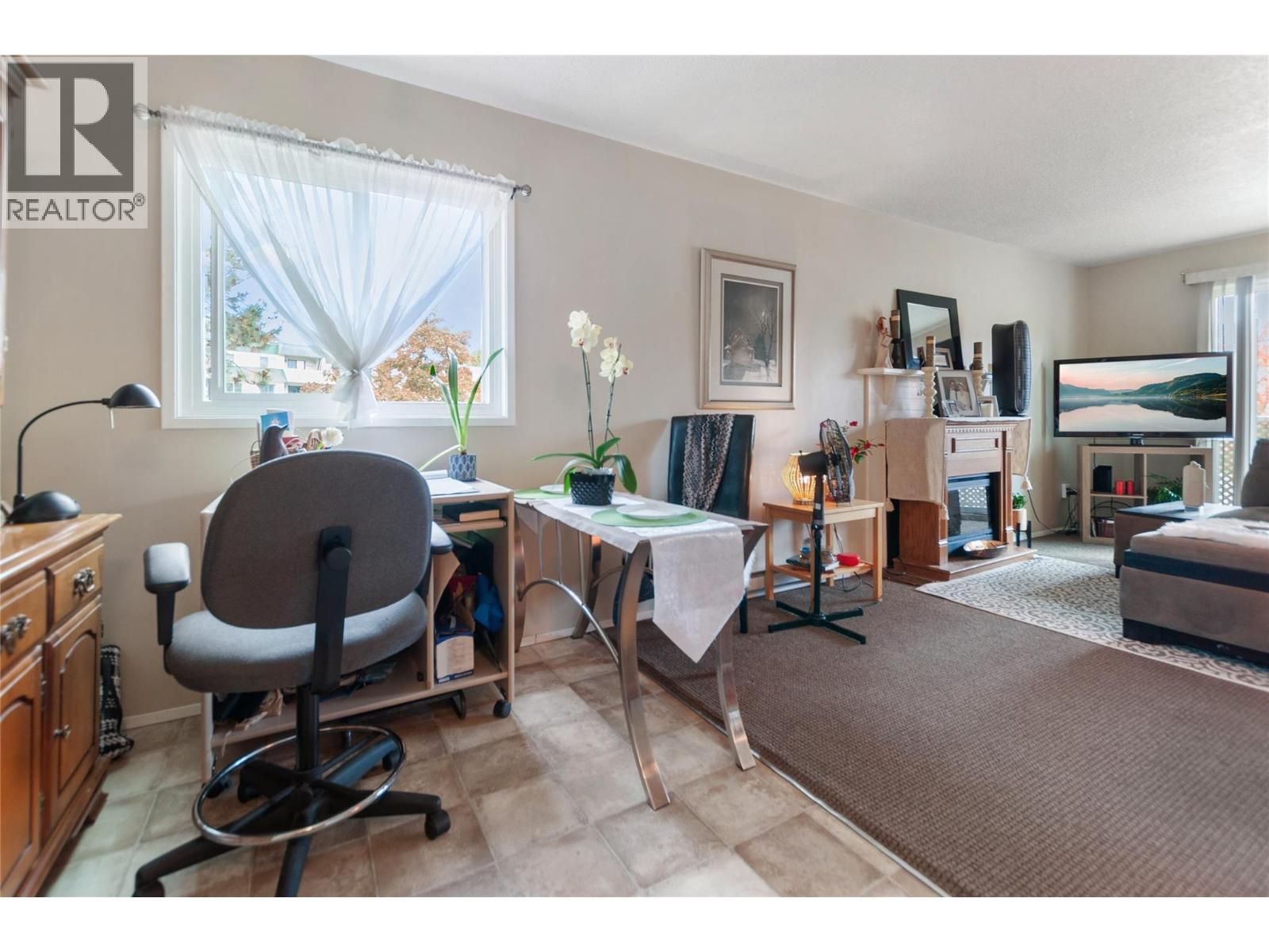 205 130 Skaha Place, Penticton