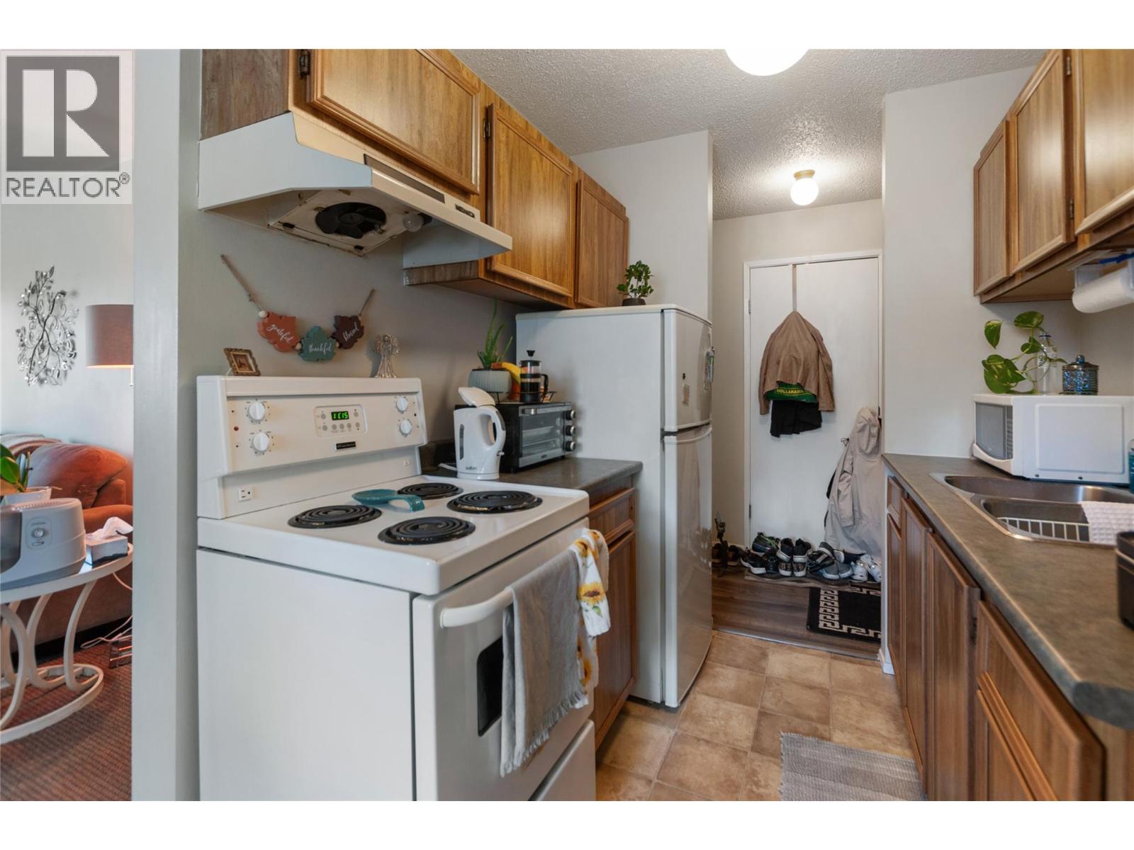 205 130 Skaha Place, Penticton