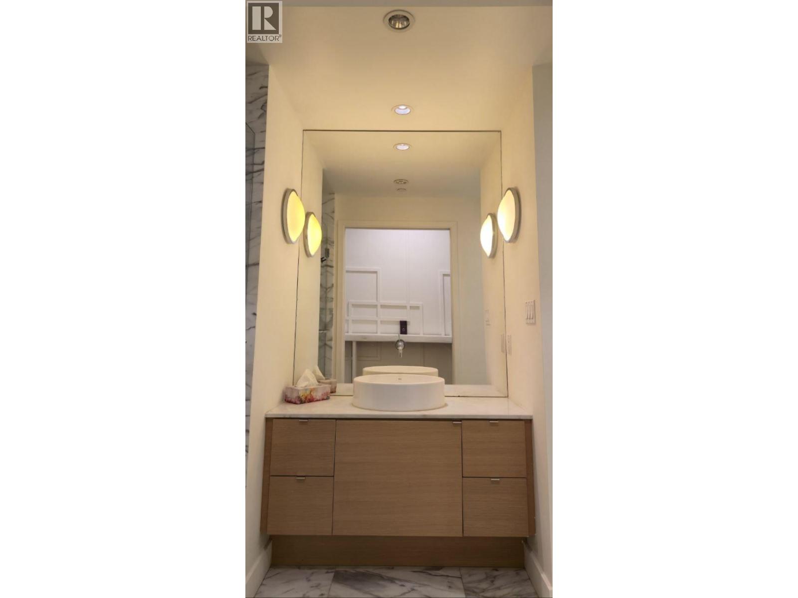 Office in Vancouver - Image 12