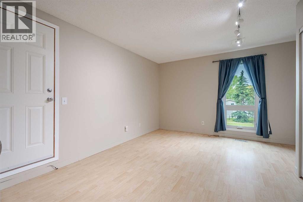 Single Family House for Sale in   Varsity Drive NW Varsity Calgary 