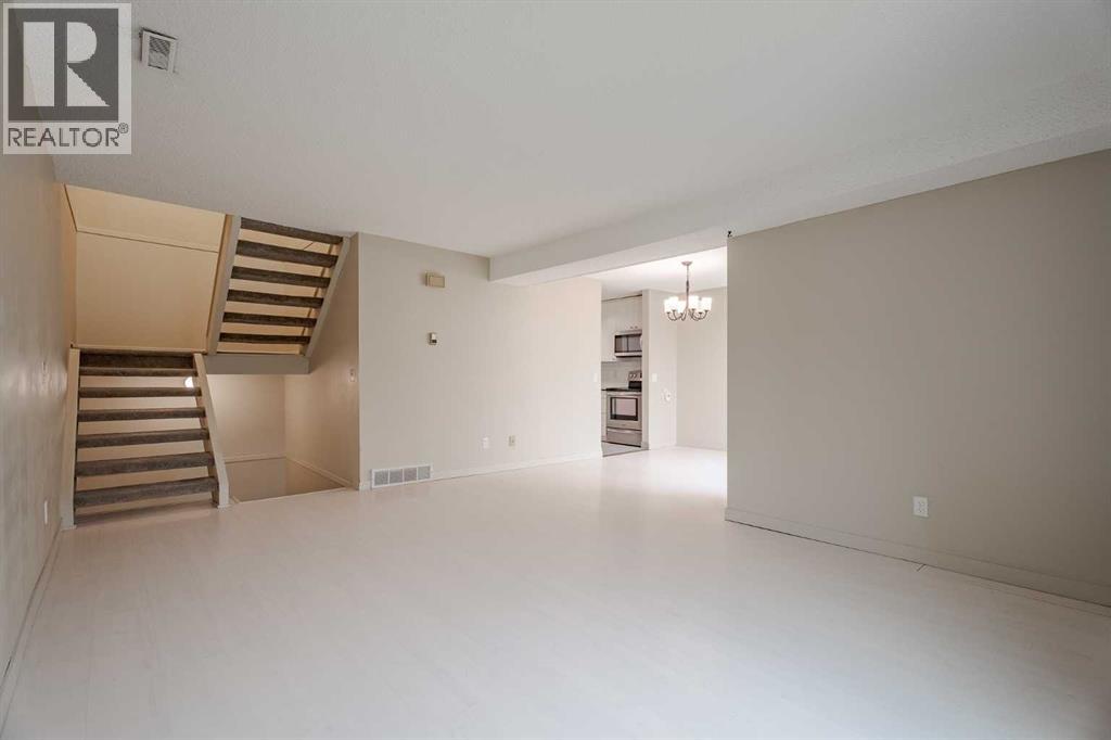 Single Family House for Sale in   Varsity Drive NW Varsity Calgary 