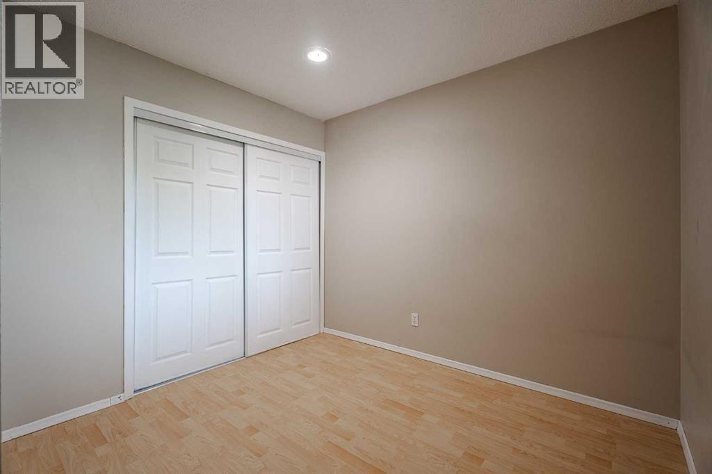 Single Family House for Sale in   Varsity Drive NW Varsity Calgary 