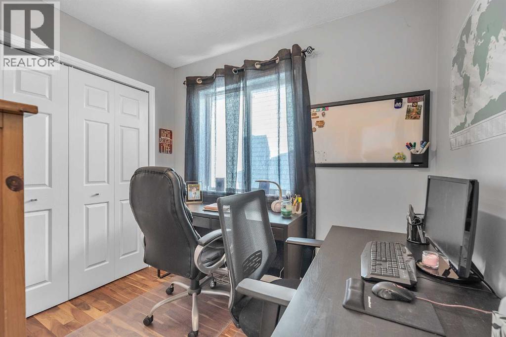 Single Family House 4 Level for Sale in  MT. Aberdeen Close SE McKenzie Lake Calgary 