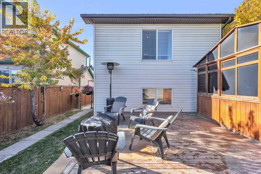 Single Family House 4 Level for Sale in  MT. Aberdeen Close SE McKenzie Lake Calgary 