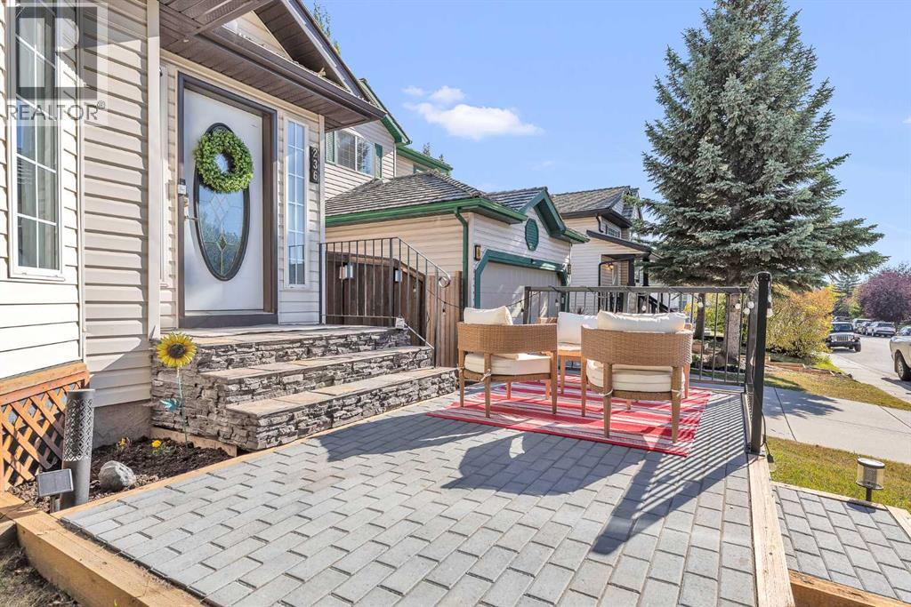 Single Family House 4 Level for Sale in  MT. Aberdeen Close SE McKenzie Lake Calgary 