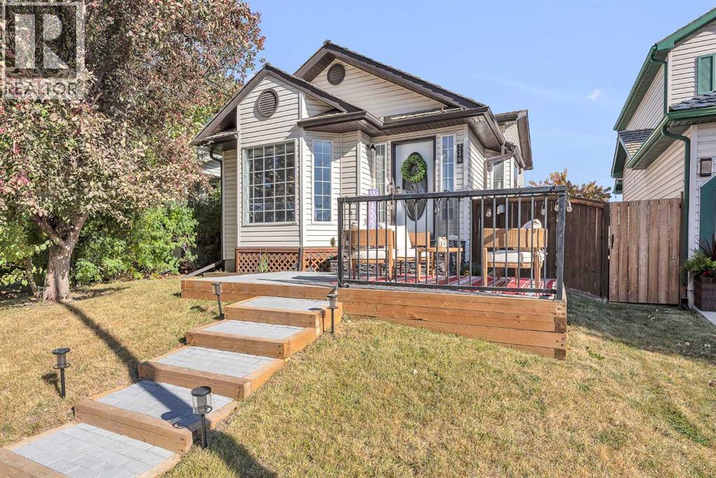 Single Family House 4 Level for Sale in  MT. Aberdeen Close SE McKenzie Lake Calgary 