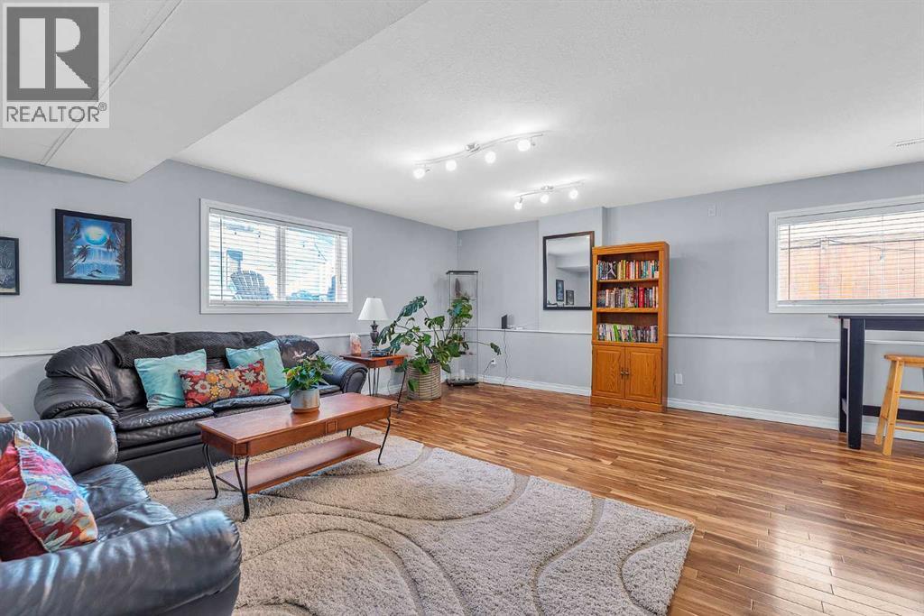 Single Family House 4 Level for Sale in  MT. Aberdeen Close SE McKenzie Lake Calgary 