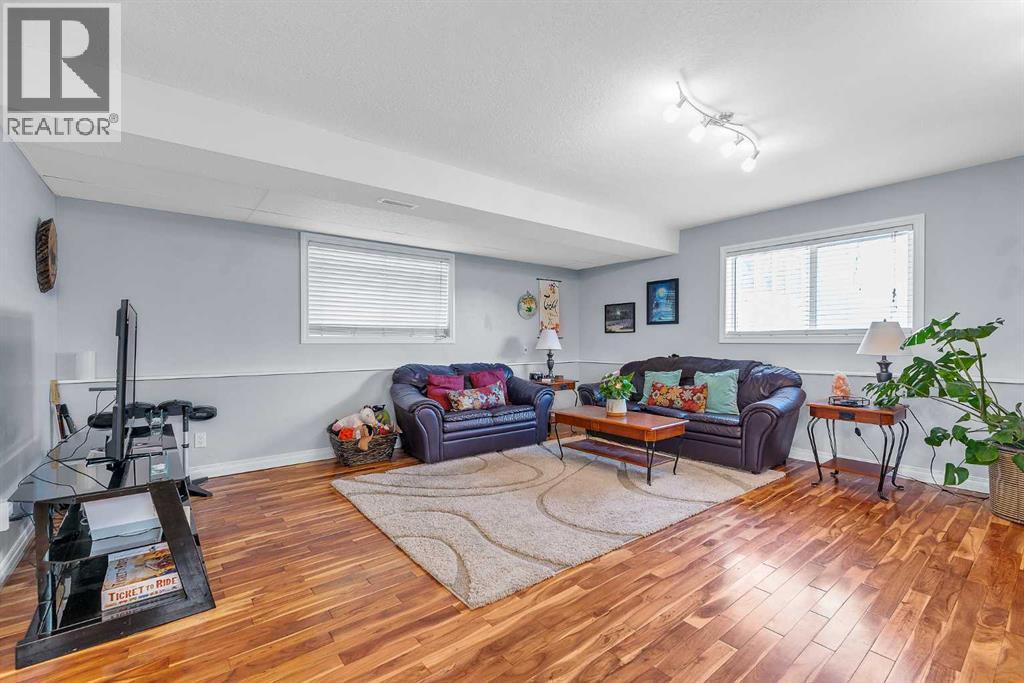 Single Family House 4 Level for Sale in  MT. Aberdeen Close SE McKenzie Lake Calgary 