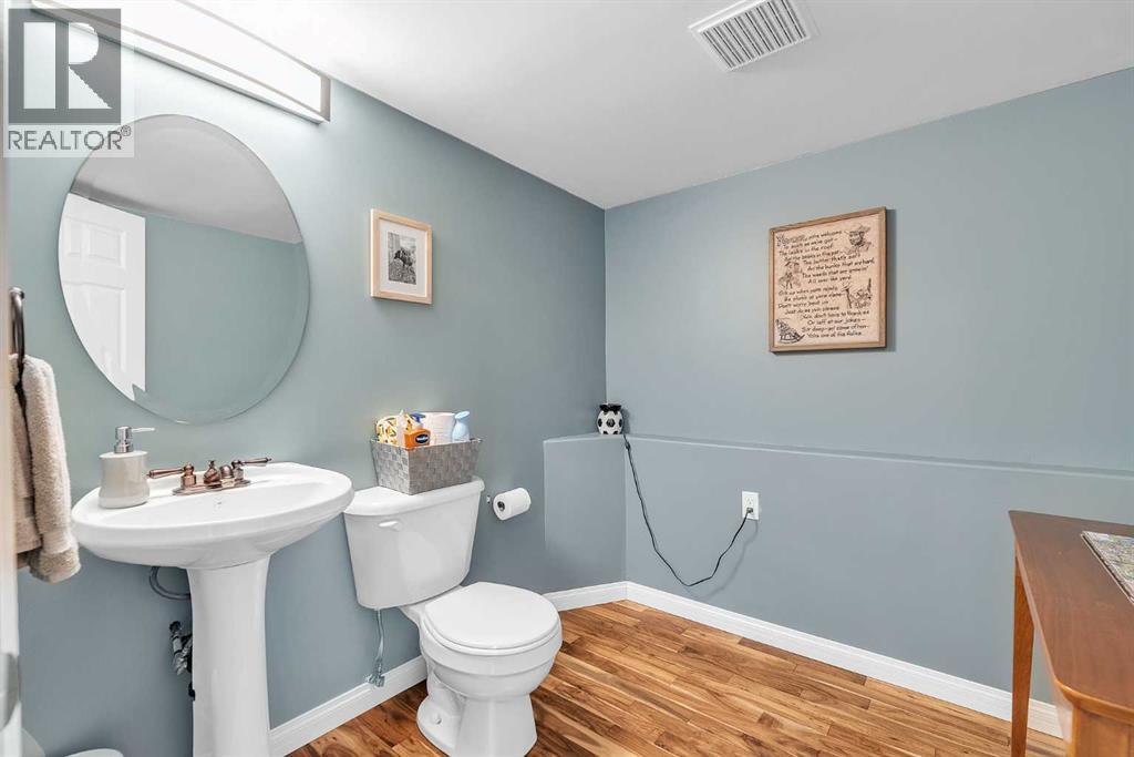 Single Family House 4 Level for Sale in  MT. Aberdeen Close SE McKenzie Lake Calgary 