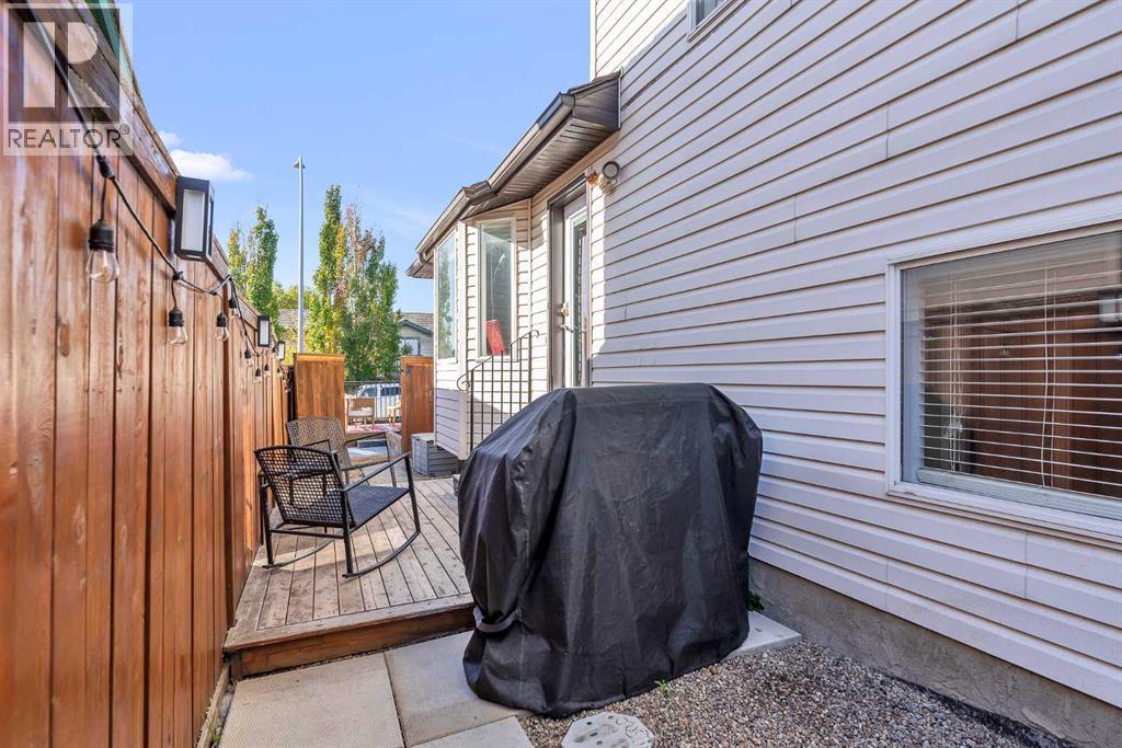 Single Family House 4 Level for Sale in  MT. Aberdeen Close SE McKenzie Lake Calgary 