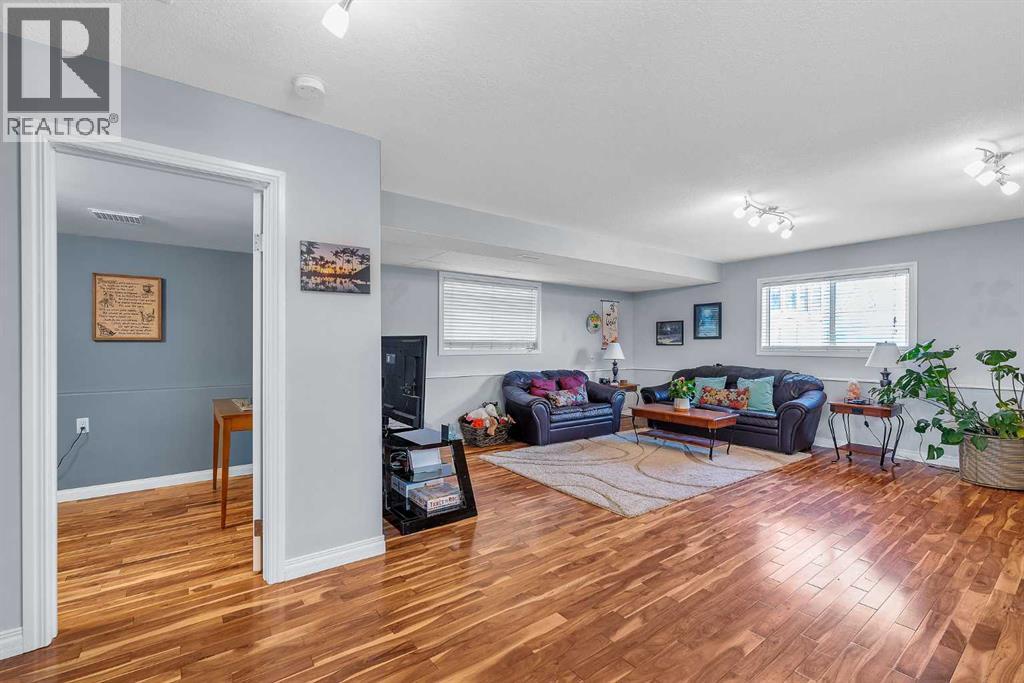 Single Family House 4 Level for Sale in  MT. Aberdeen Close SE McKenzie Lake Calgary 