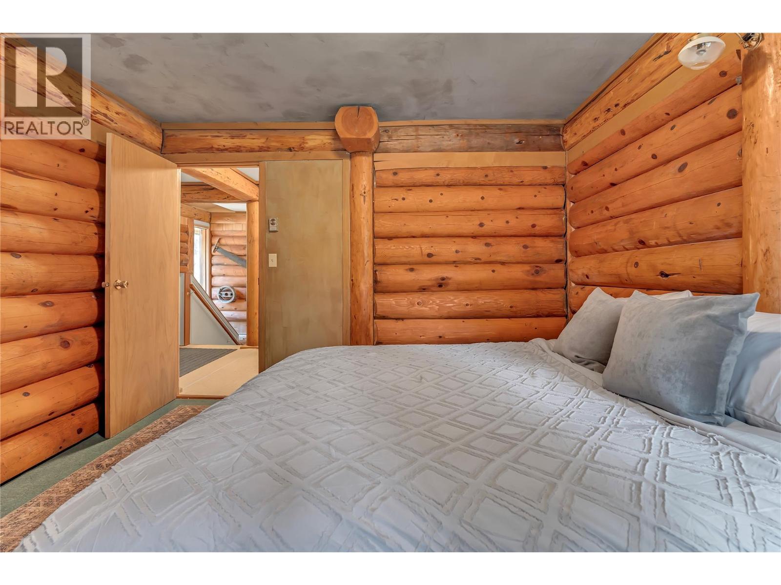 153 Thistle Road, Princeton