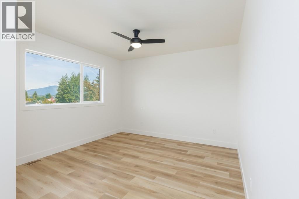 1160 16 Avenue SE, Salmon Arm