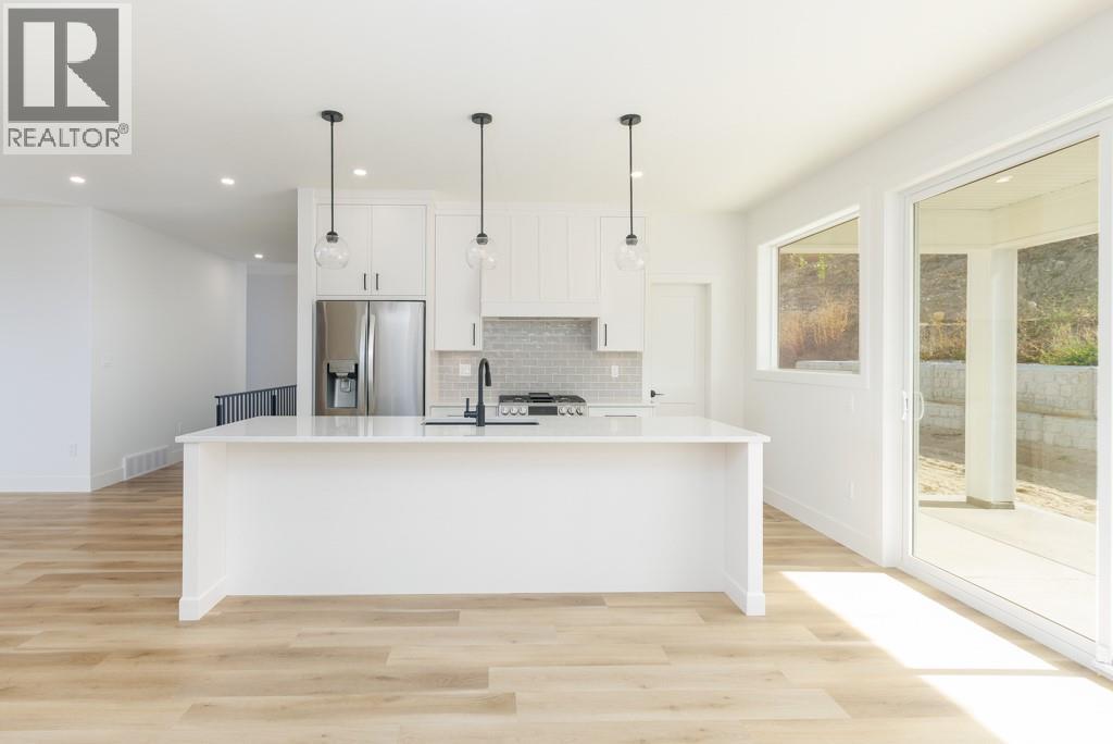 1160 16 Avenue SE, Salmon Arm