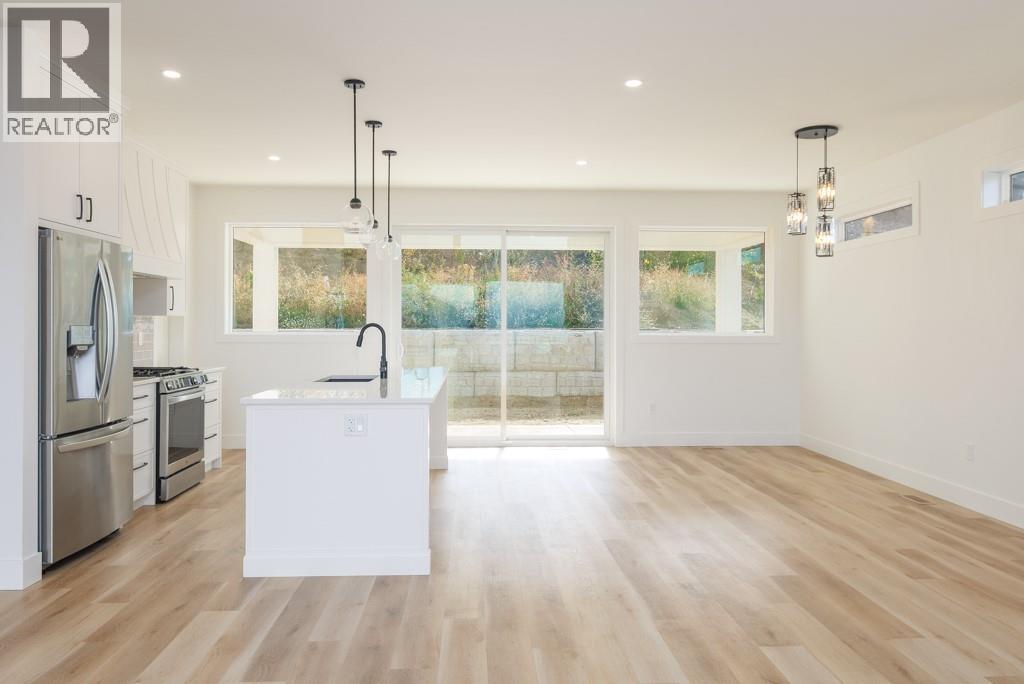 1160 16 Avenue SE, Salmon Arm