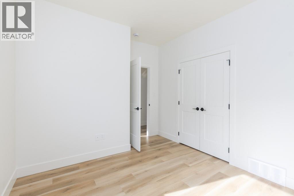 1160 16 Avenue SE, Salmon Arm