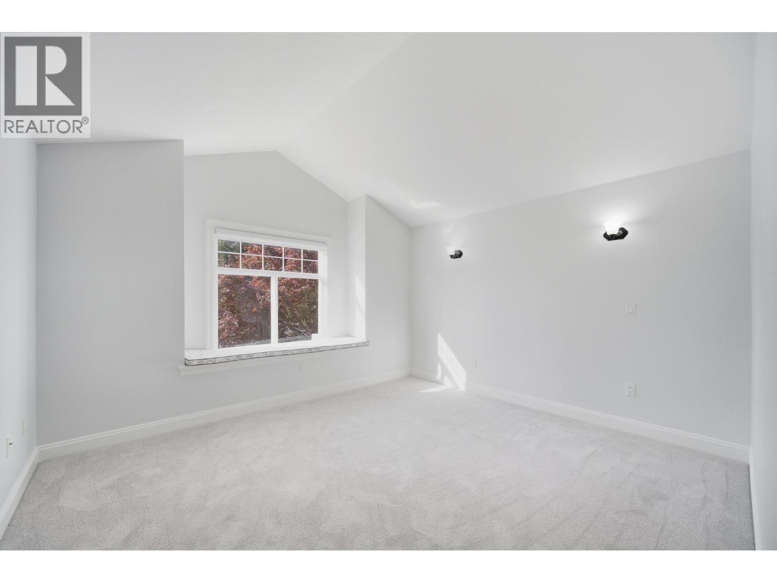 2411 GEORGE STREET, North Vancouver