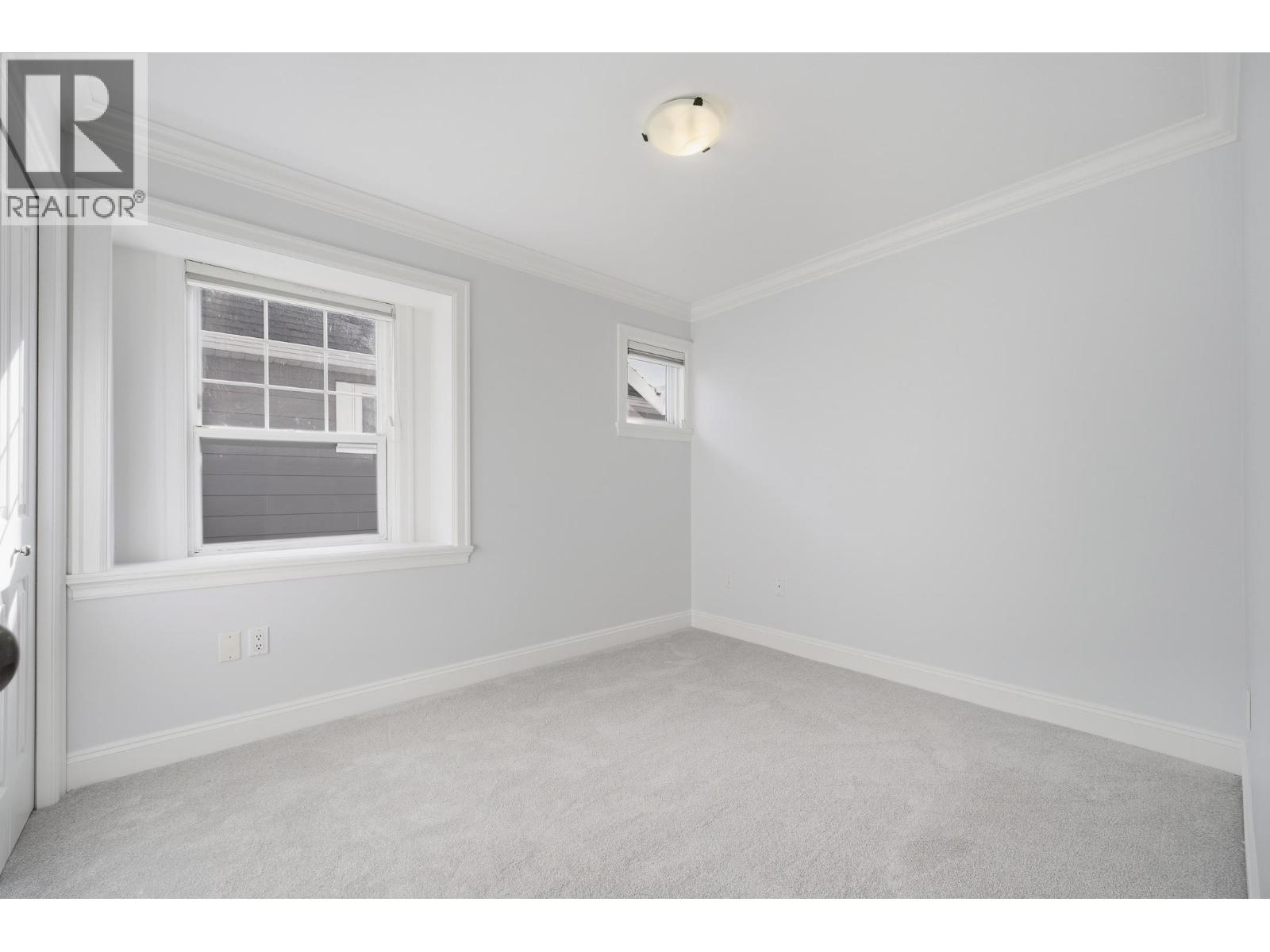 2411 GEORGE STREET, North Vancouver