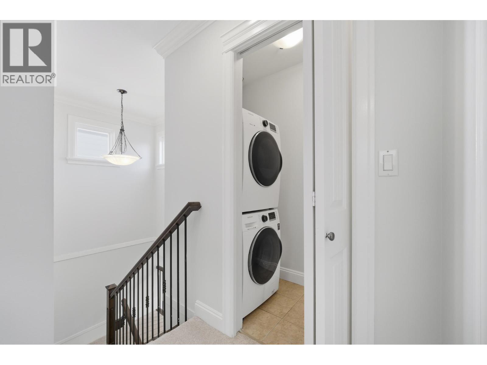 2411 GEORGE STREET, North Vancouver