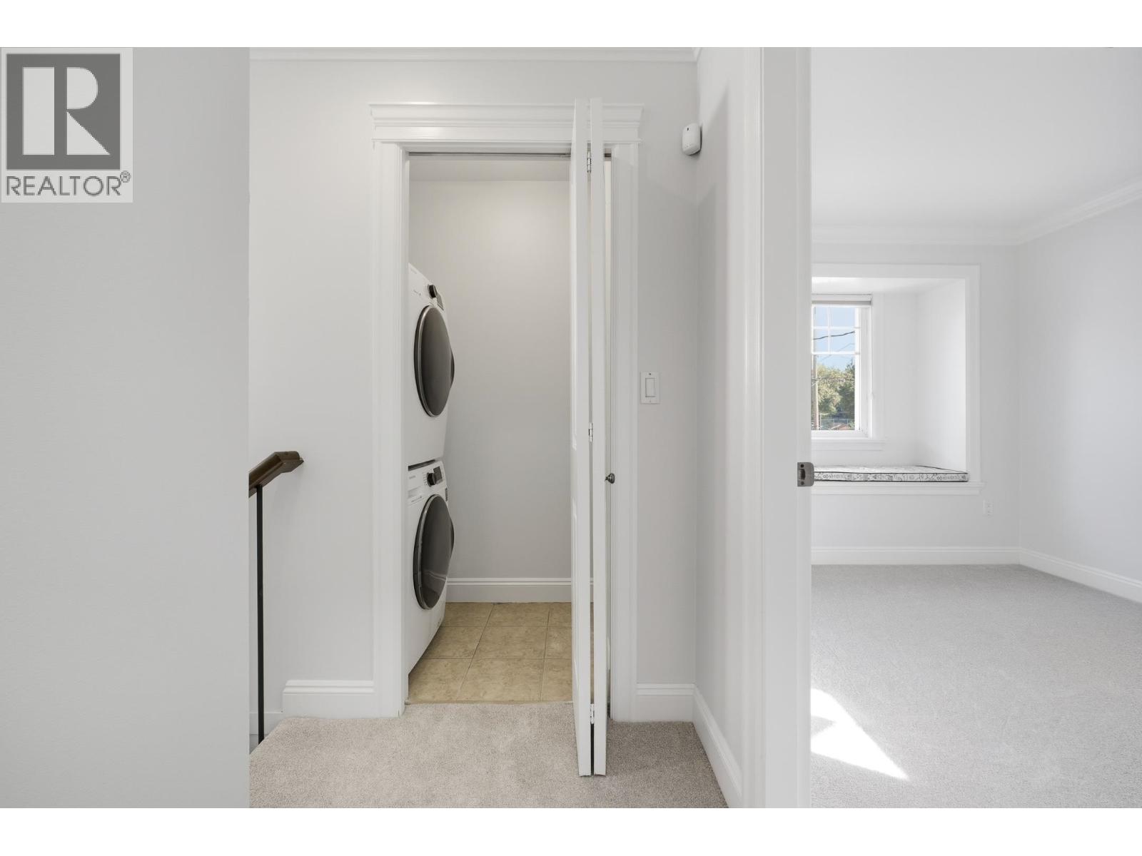 2411 GEORGE STREET, North Vancouver