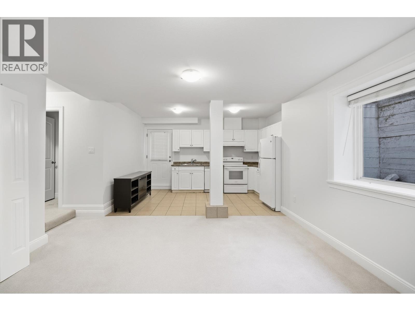 2411 GEORGE STREET, North Vancouver