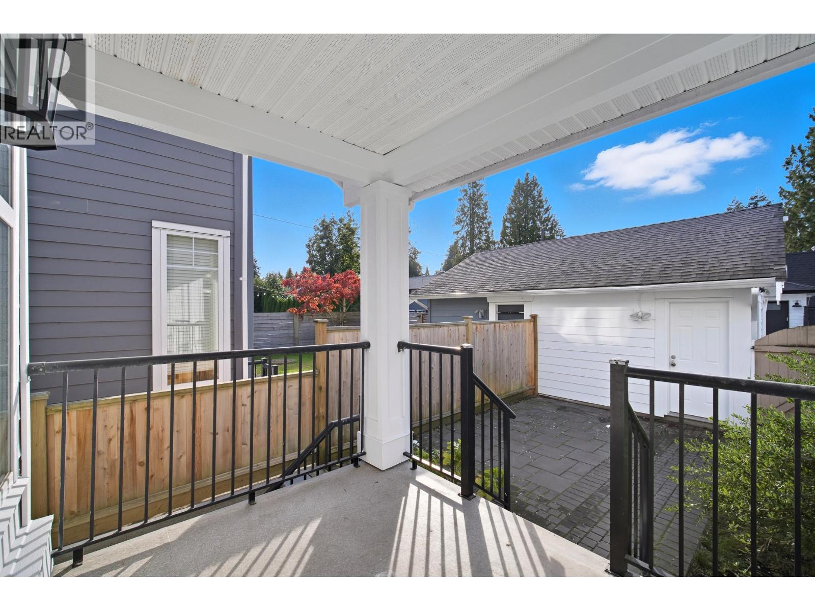 2411 GEORGE STREET, North Vancouver