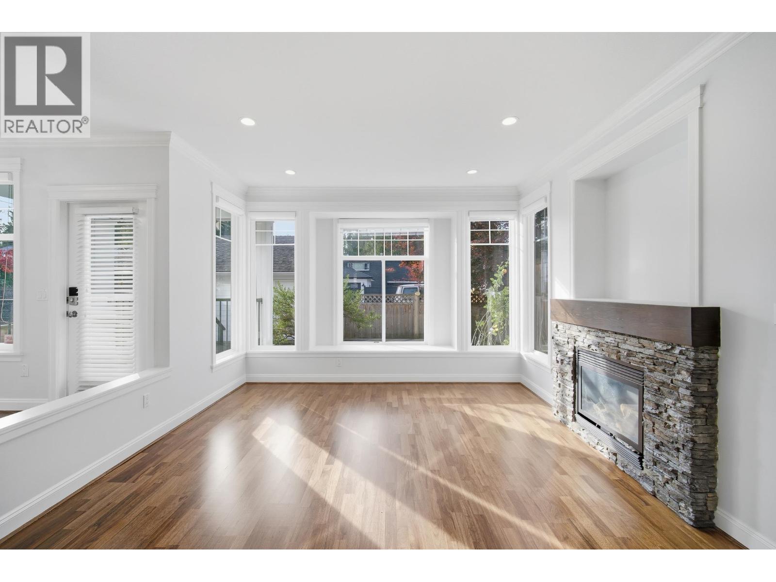 2411 GEORGE STREET, North Vancouver