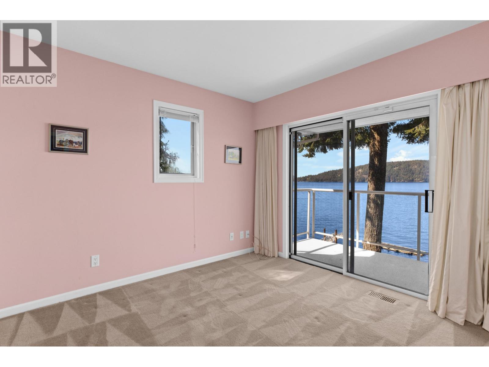 4 STRACHAN POINT ROAD, West Vancouver