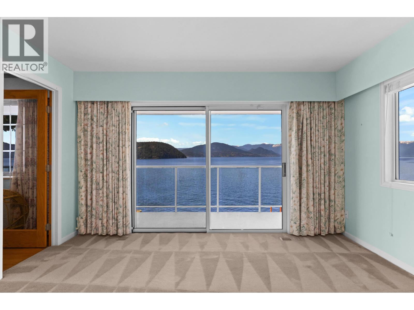 4 STRACHAN POINT ROAD, West Vancouver