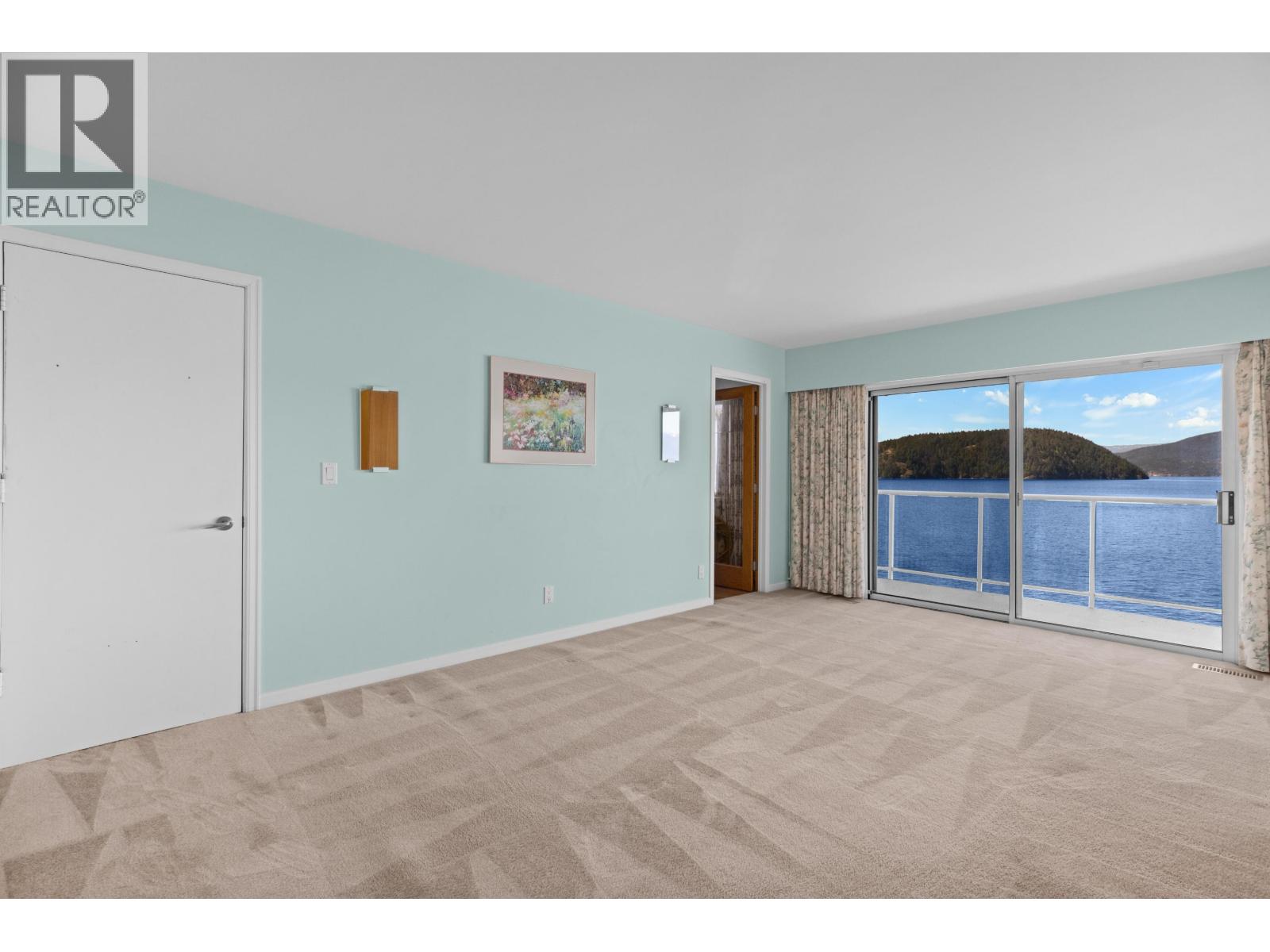 4 STRACHAN POINT ROAD, West Vancouver