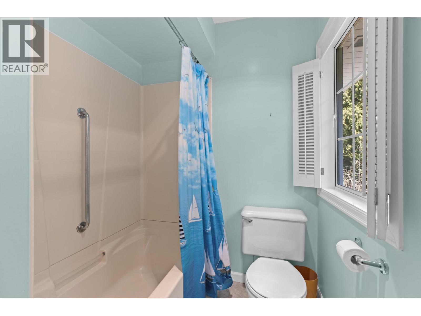 4 STRACHAN POINT ROAD, West Vancouver