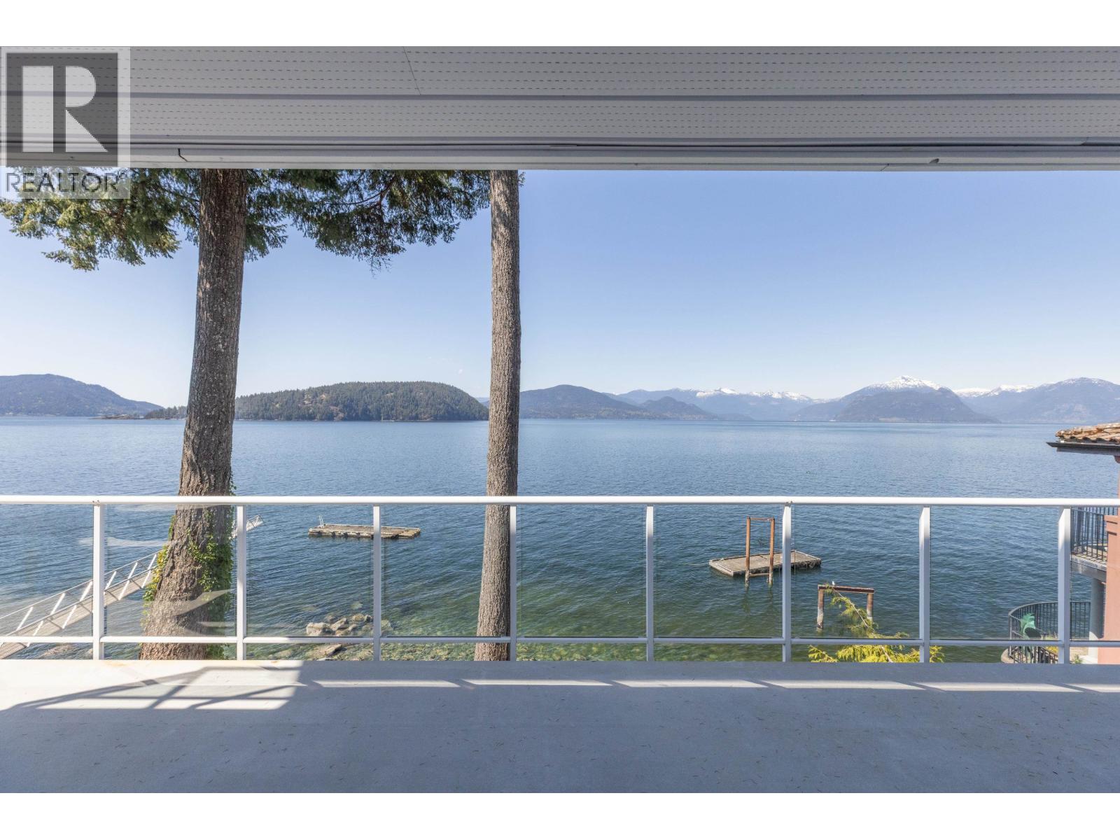 4 STRACHAN POINT ROAD, West Vancouver