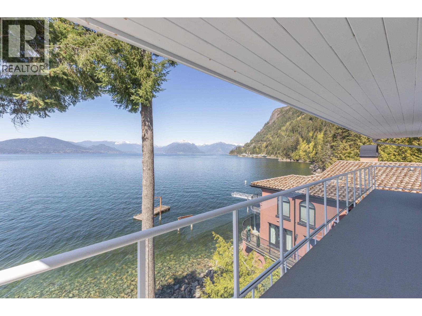 4 STRACHAN POINT ROAD, West Vancouver