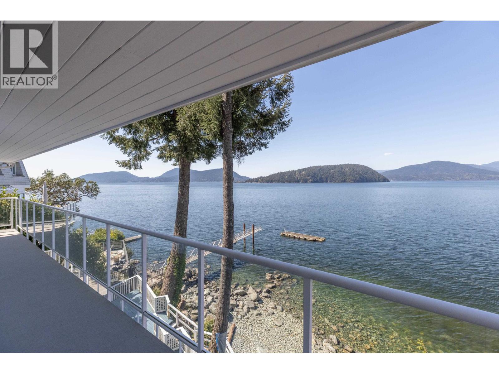 4 STRACHAN POINT ROAD, West Vancouver