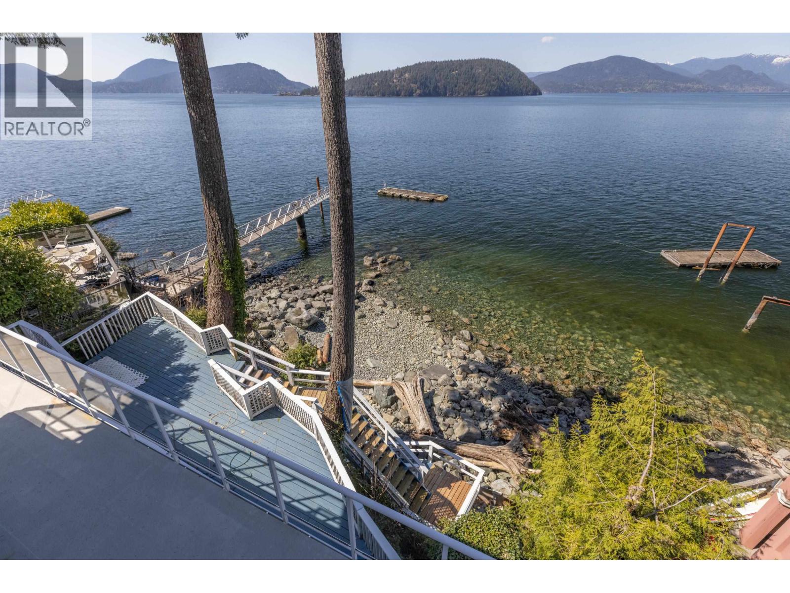 4 STRACHAN POINT ROAD, West Vancouver