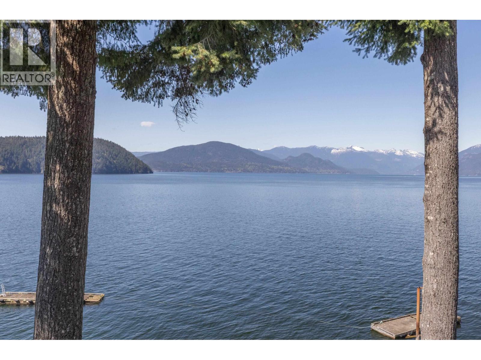 4 STRACHAN POINT ROAD, West Vancouver