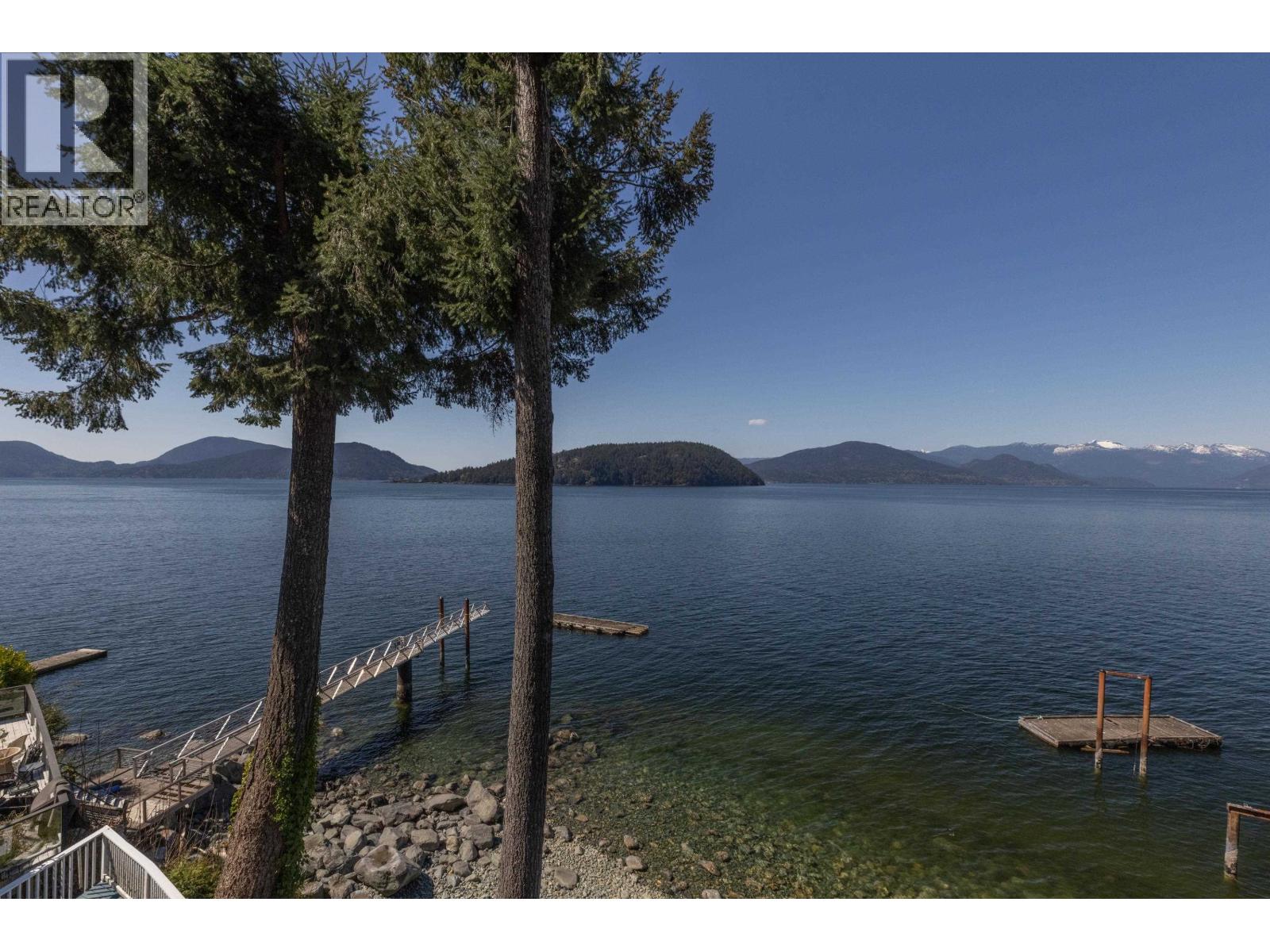 4 STRACHAN POINT ROAD, West Vancouver