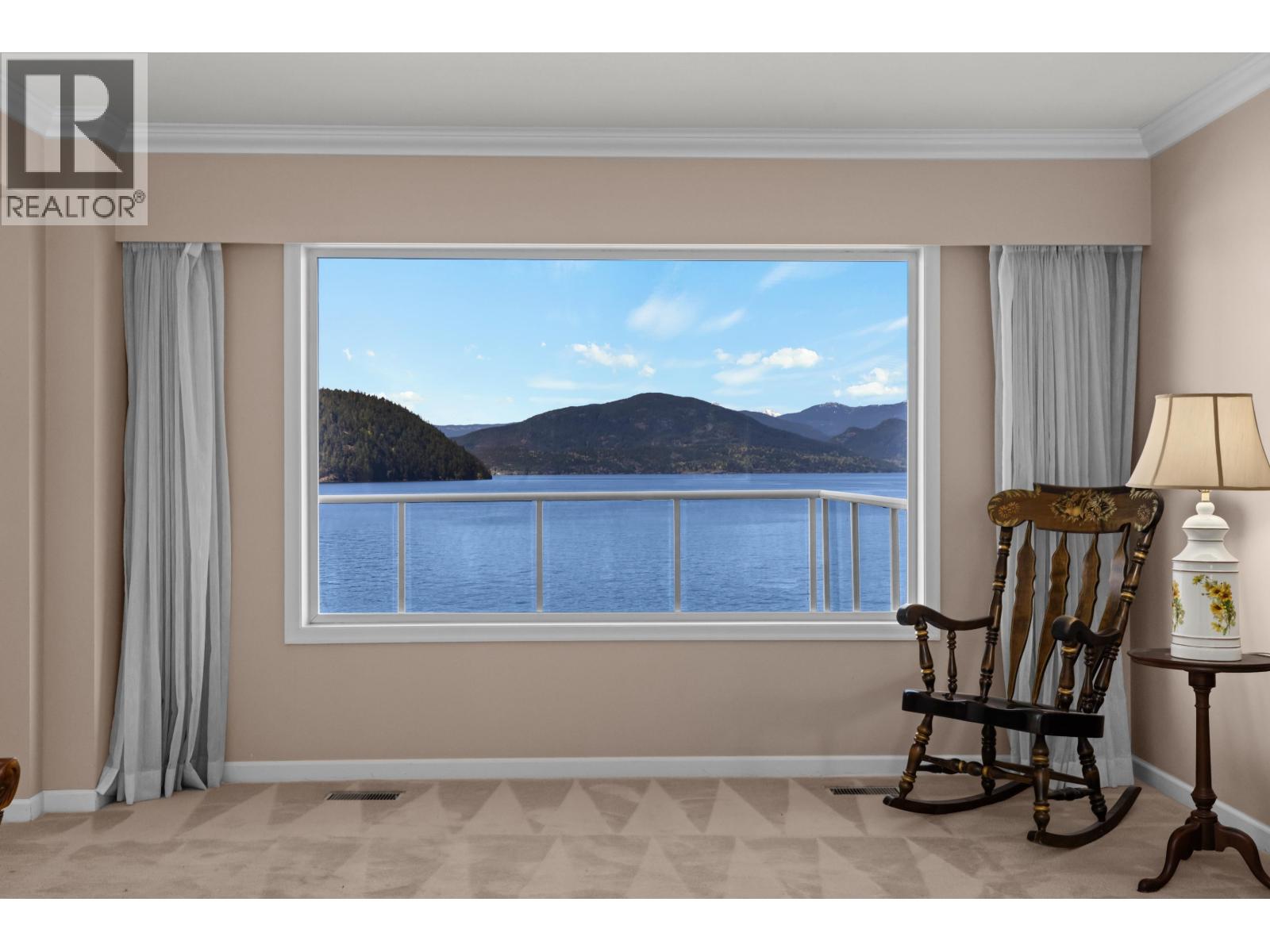 4 STRACHAN POINT ROAD, West Vancouver