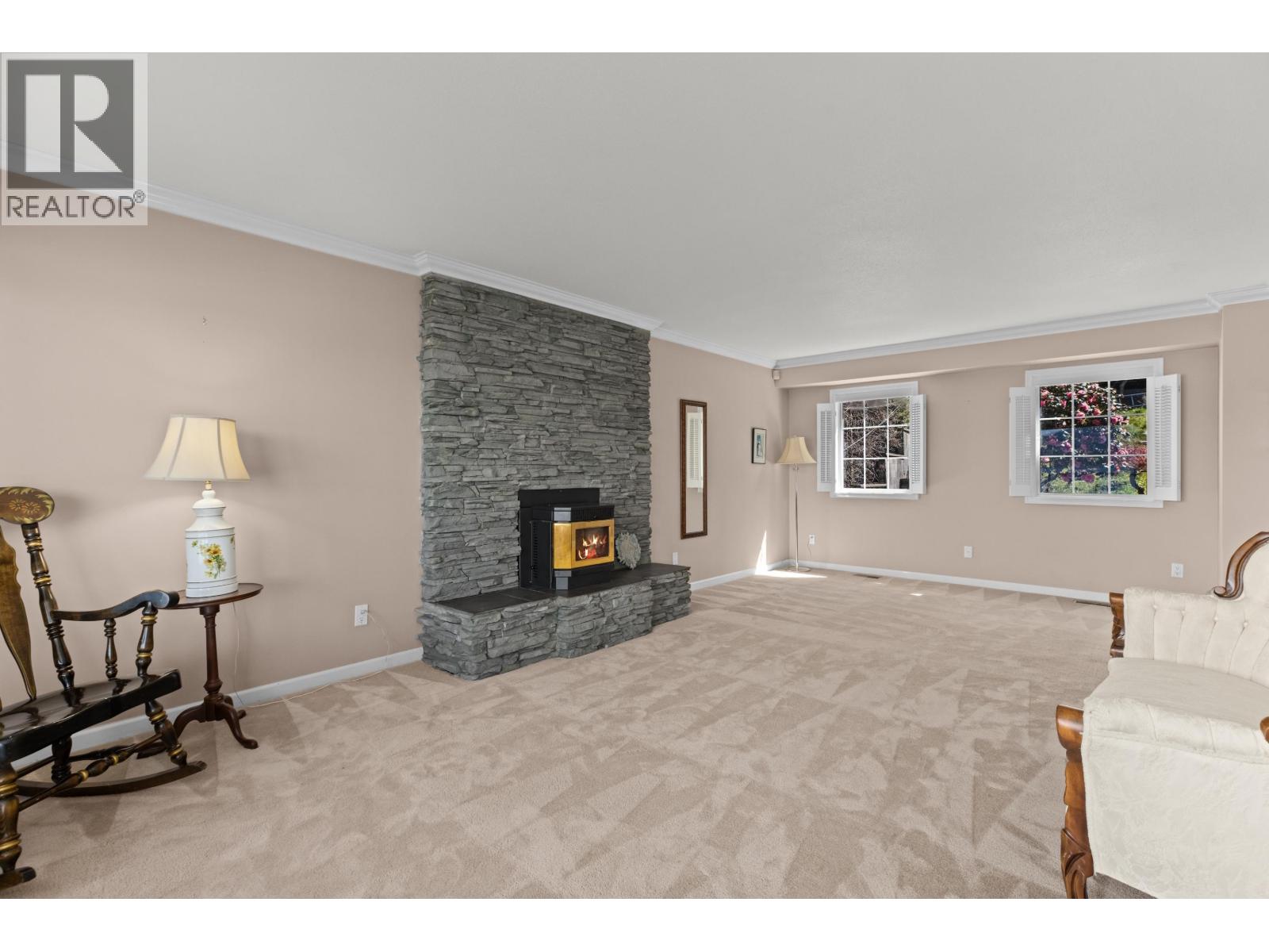 4 STRACHAN POINT ROAD, West Vancouver