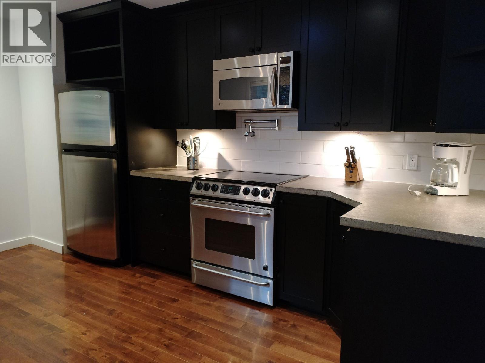 2568 THE BOULEVARD, Squamish