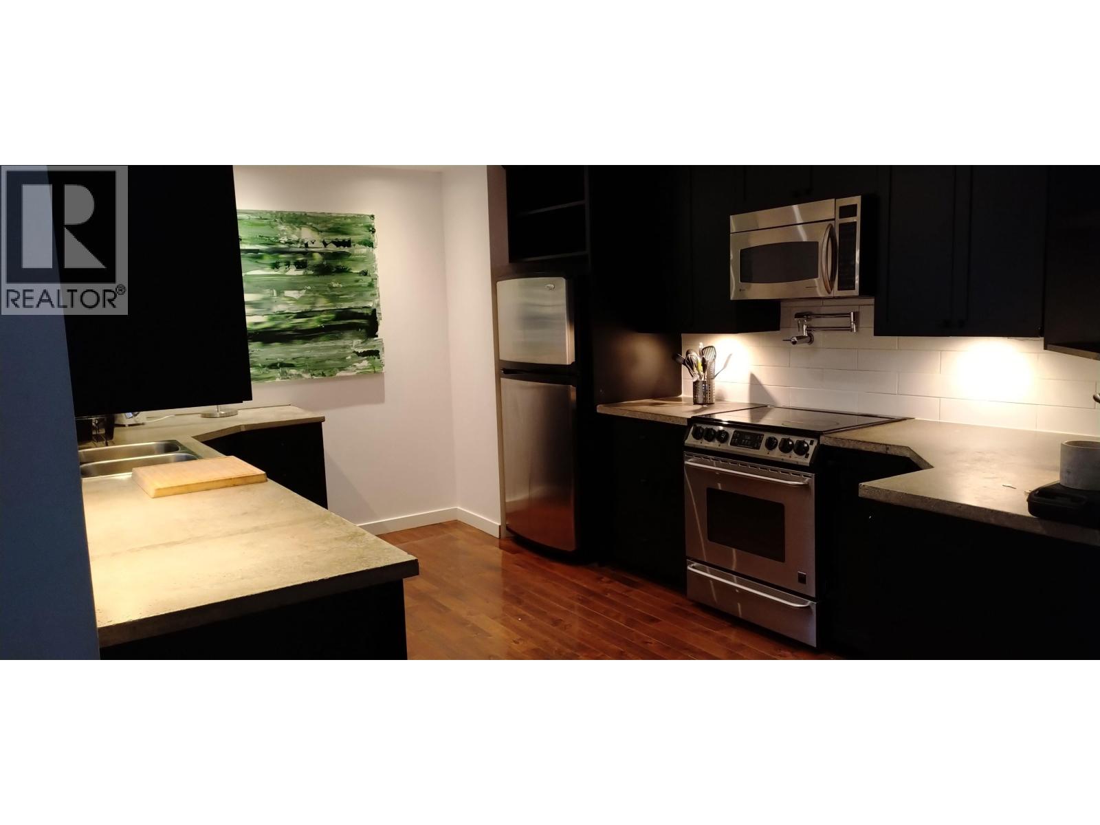 2568 THE BOULEVARD, Squamish