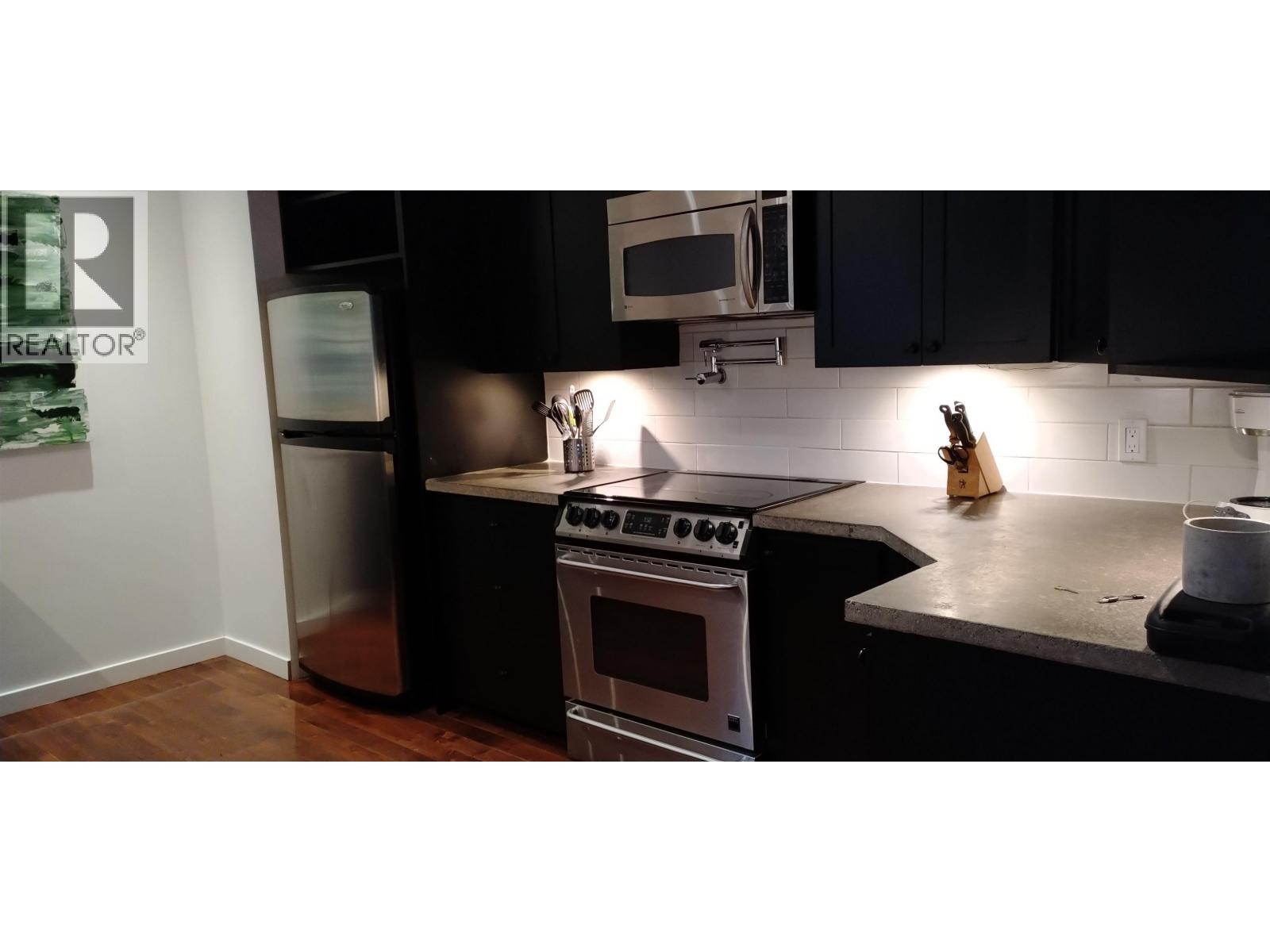 2568 THE BOULEVARD, Squamish