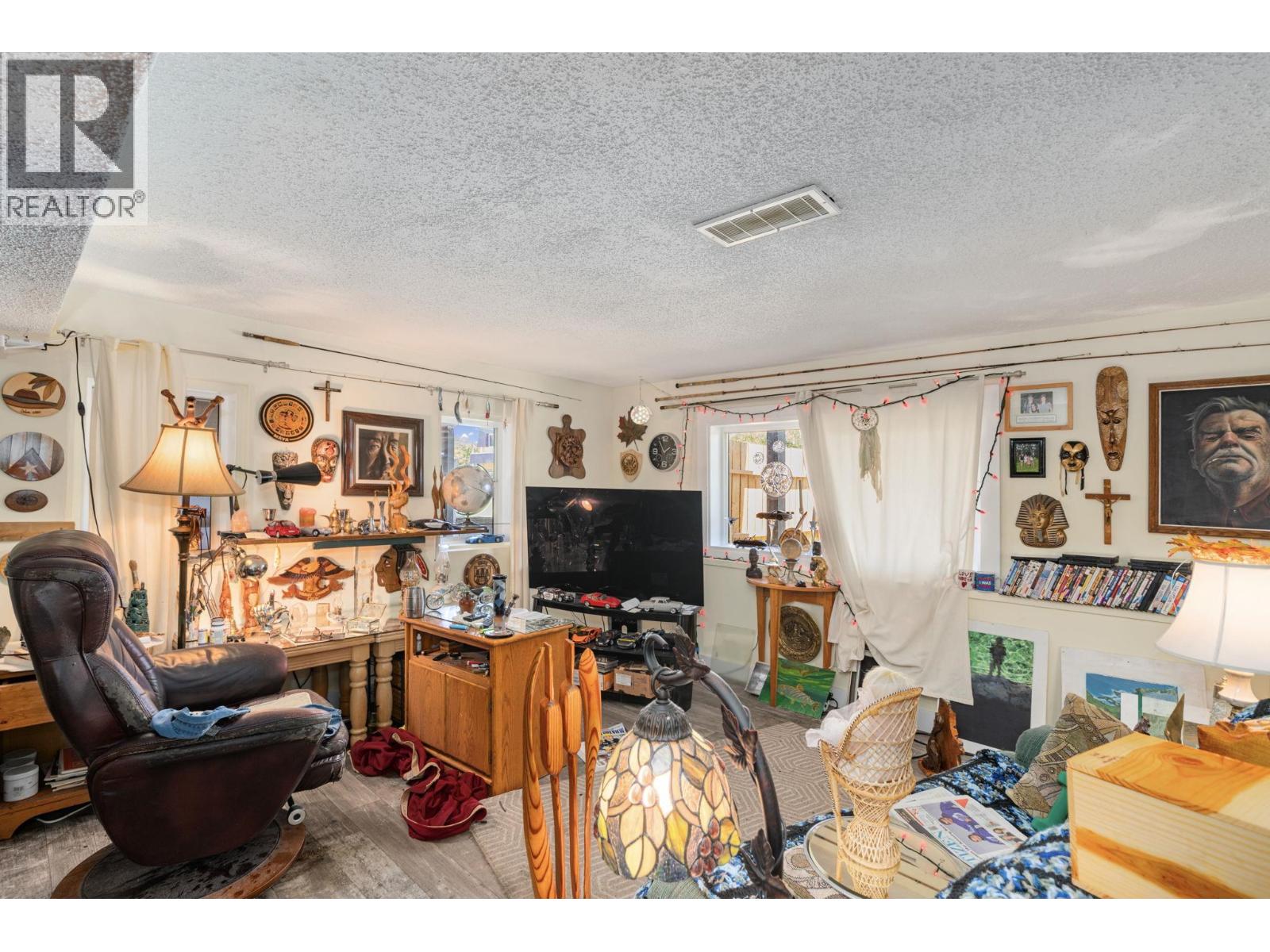 1807 9TH AVENUE, Prince George