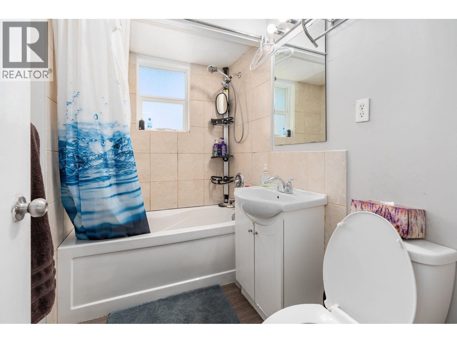 1807 9TH AVENUE, Prince George