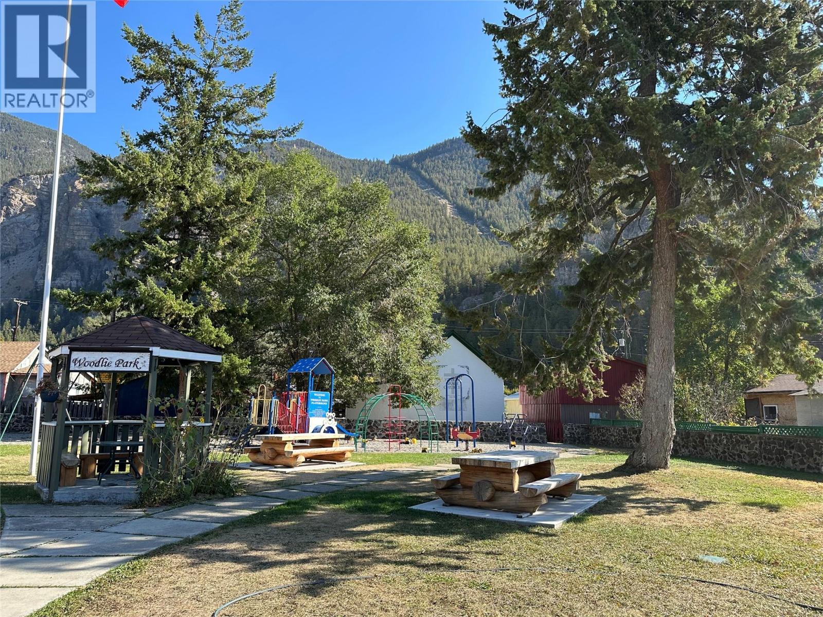 959 Cawston Avenue, Hedley