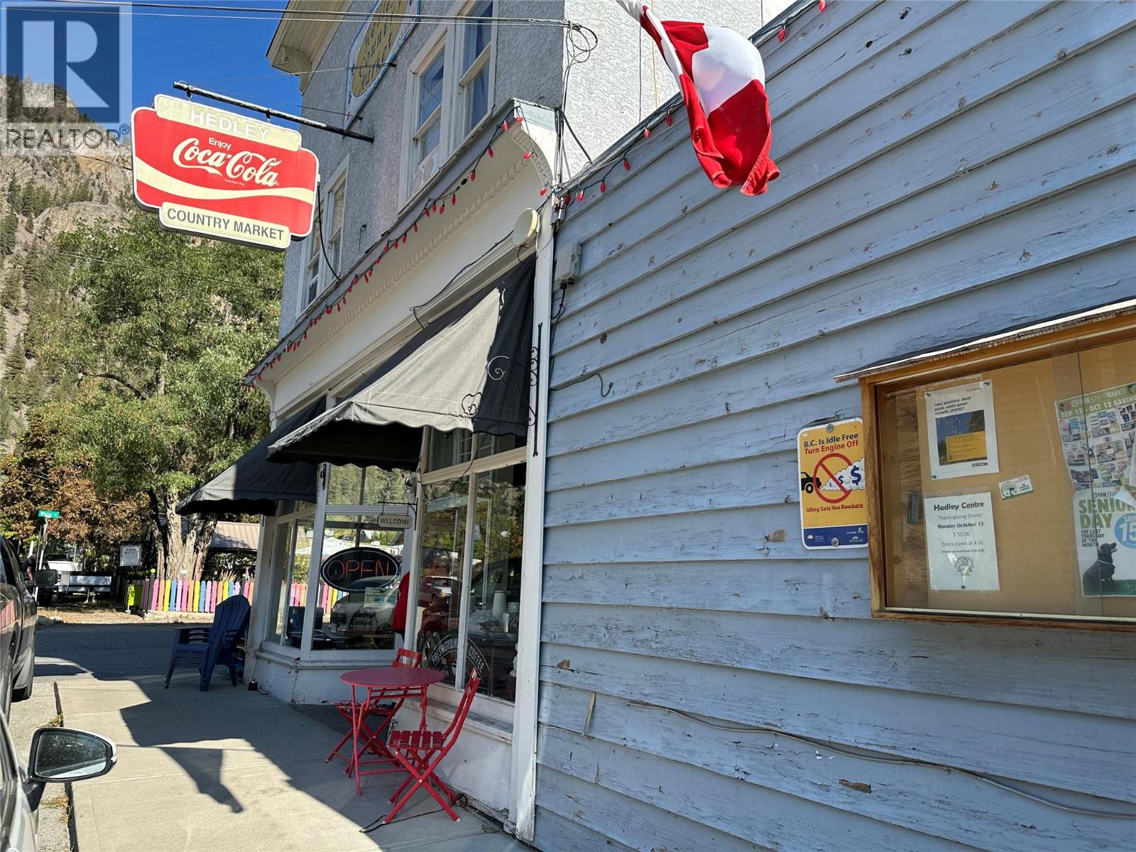 959 Cawston Avenue, Hedley