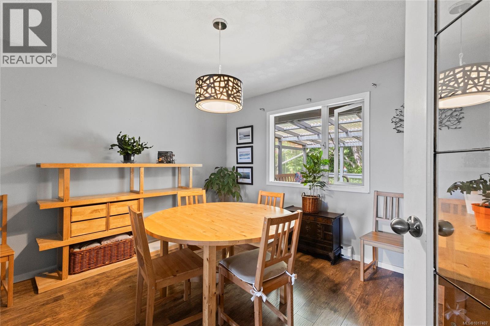 1692 Meadowbrook Dr, Campbell River