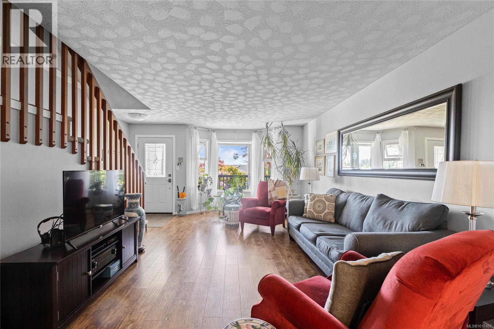 1692 Meadowbrook Dr, Campbell River