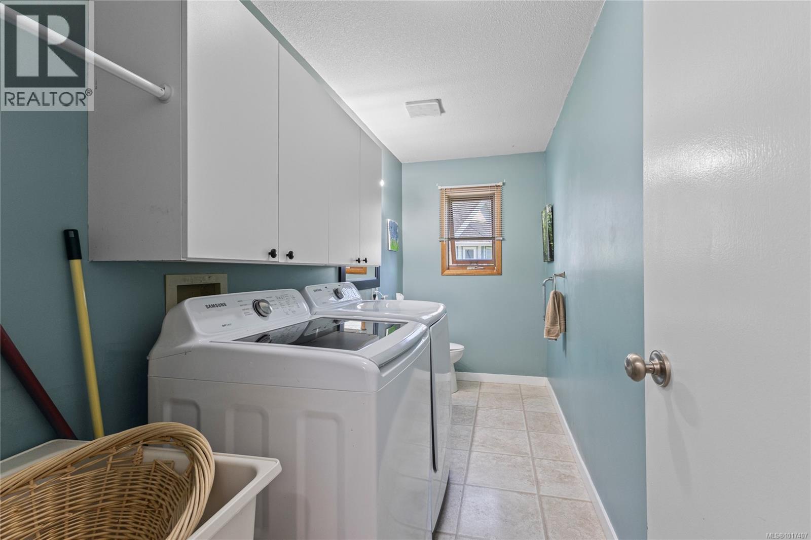 1692 Meadowbrook Dr, Campbell River