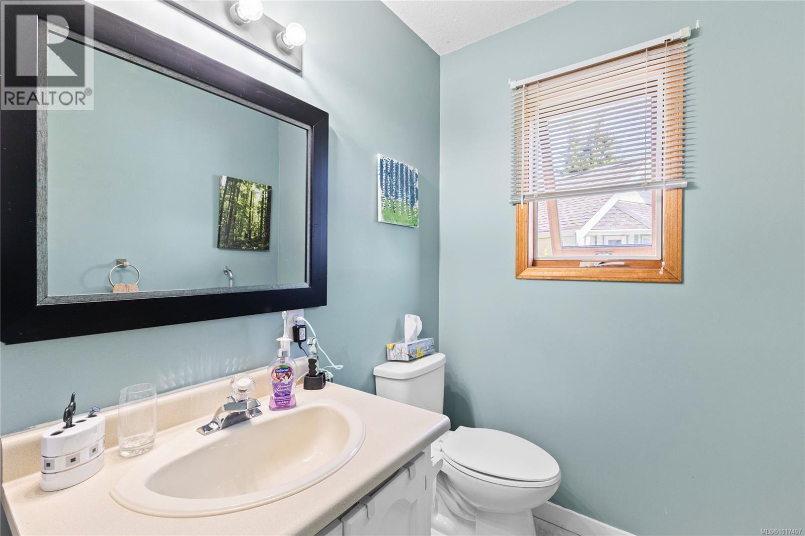 1692 Meadowbrook Dr, Campbell River